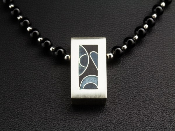 Onyx - Steinkette mit emailliertem Silberanhänger
